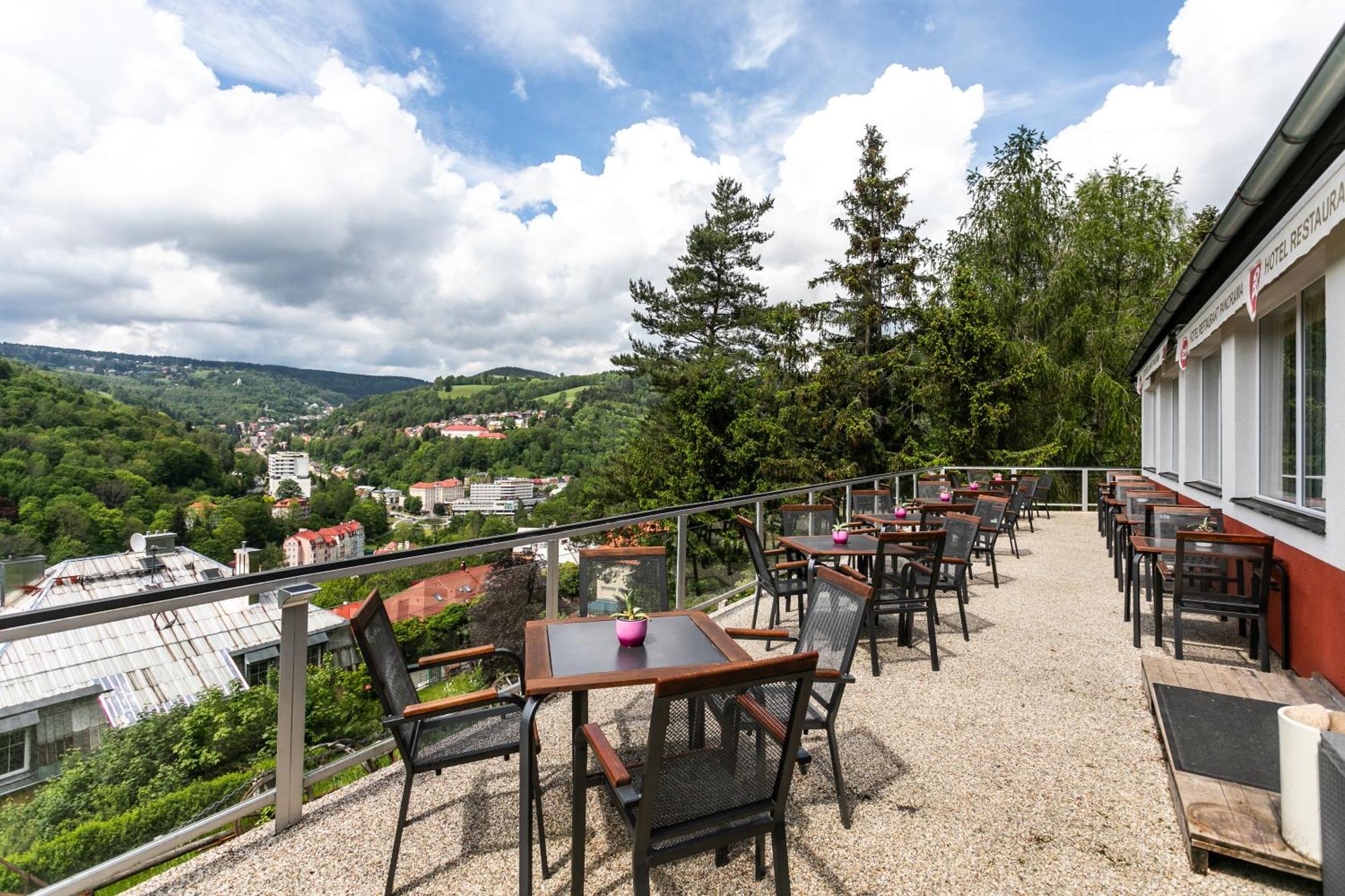 Hotel Panorama Яхимів Екстер'єр фото