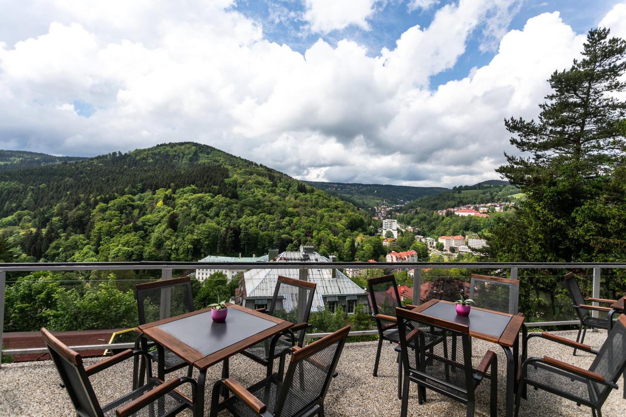 Hotel Panorama Яхимів Екстер'єр фото